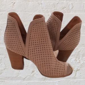 Qupid perforated peep toe booties